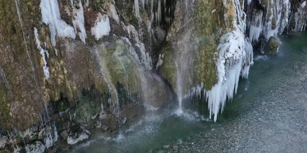 3 ayrı gölden oluşan doğa harikası! Yazın ayrı kışın ayrı renge bürünüyor: Buraya giden büyüleniyor 2